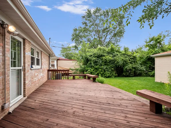 8228 Ridgeway Ave, Skokie, IL 60076