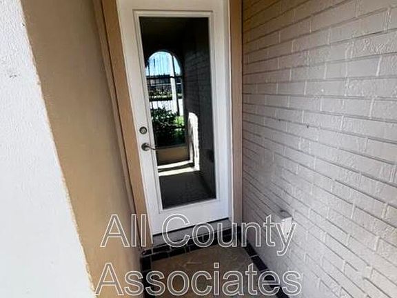 3rd image of 4122 Hampton Dr