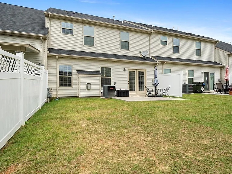 102 Middleby Way — Photo 7