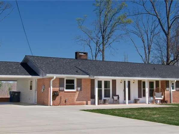 107 Pine St, North Wilkesboro, NC 28659