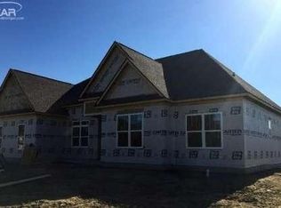 16422 Silver Lndg, Fenton, MI 48430