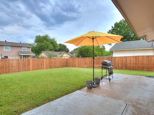 4th image of 3433 King Arthur Dr