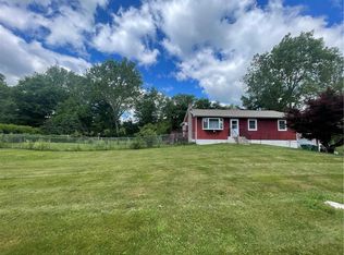 39 Quail Run Rd, Hopewell Junction, NY 12533