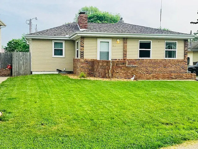 512 W Austin St photo 1