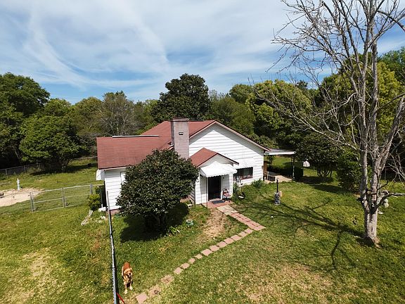 3rd image of 2724 Herbert Smart Airport Rd