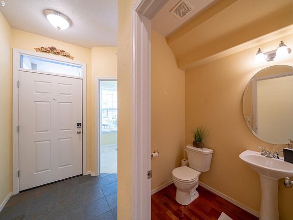 4th image of 1087 SE Wenlock Ave