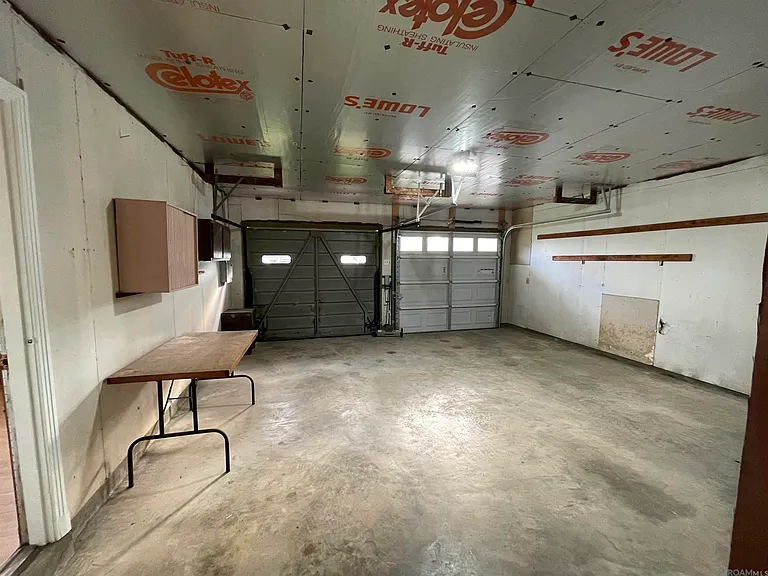8037 Florida Blvd — Photo 11