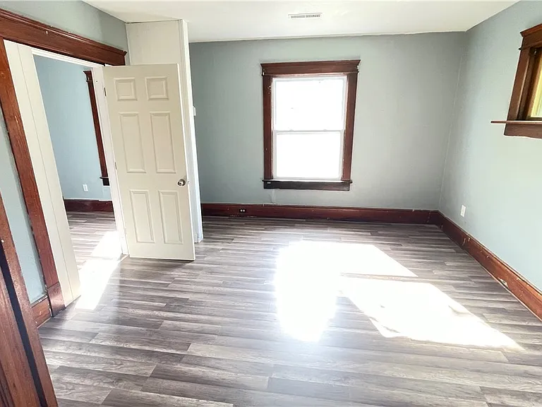 4322 Bush Ave — Photo 7