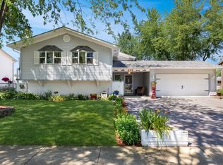 432 Rockhurst Rd, Bolingbrook, IL 60440