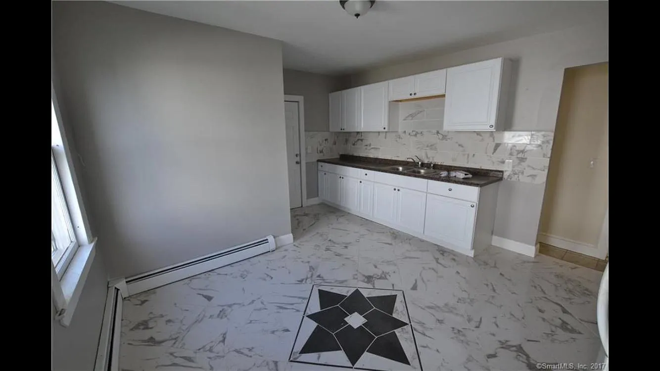 125 Wolcott St — Photo 1