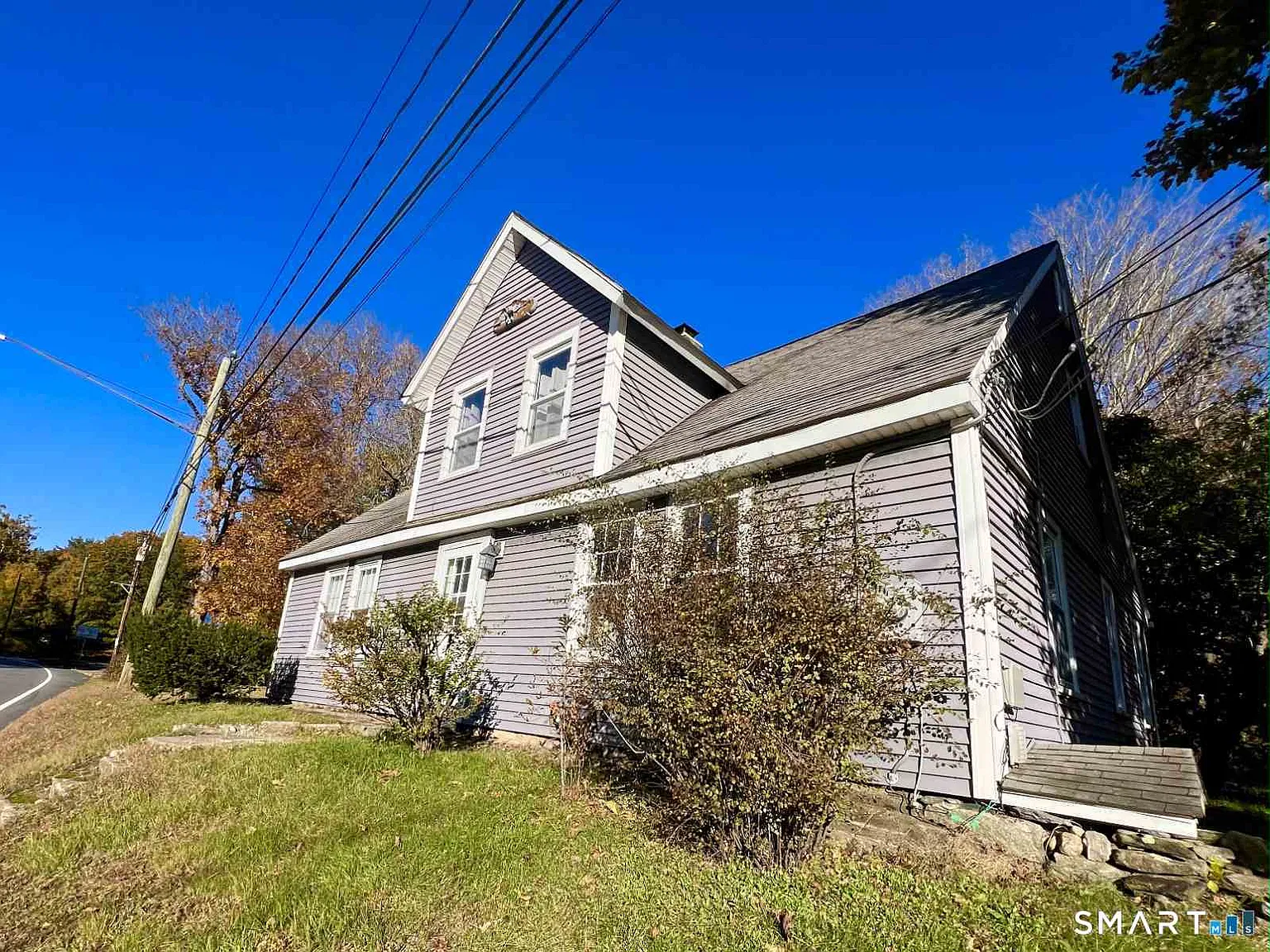 3 bed, 1.0 bath, 1100 sqft, $1,950 — Photo 2