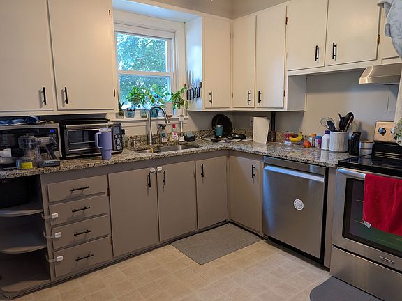 5th image of 29 Sias Ave #1