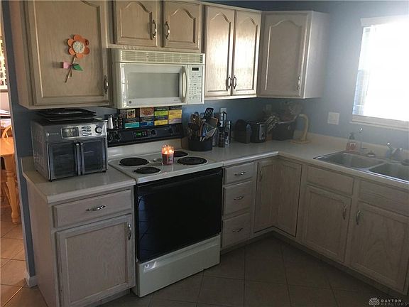 5th image of 407 Pebble Ct