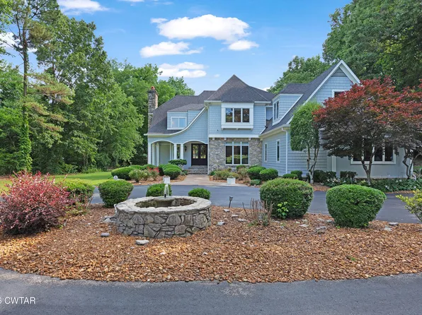 1078 Country Club Ln, Jackson, TN 38305