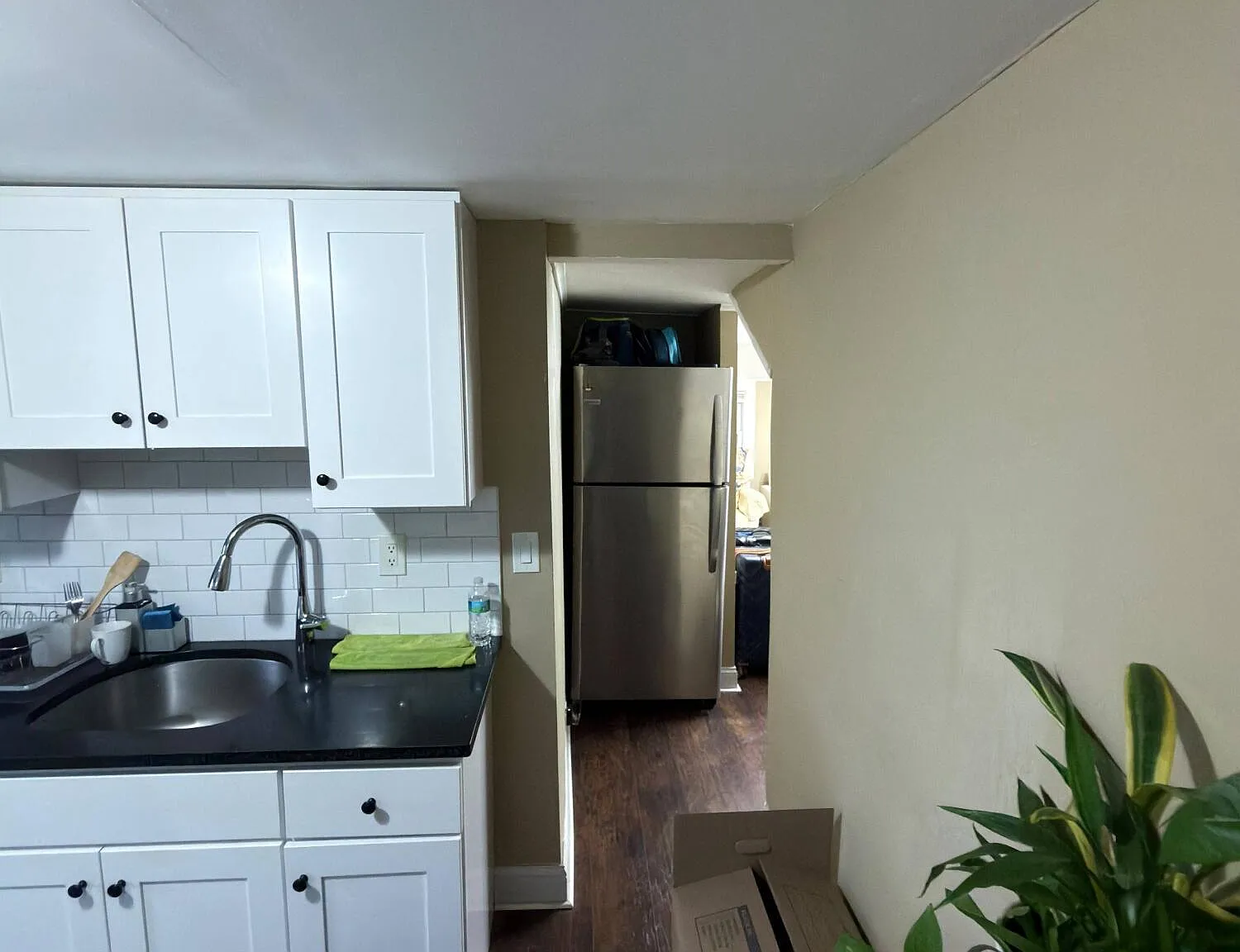 2 bed, 1828 sqft, $2,400 — Photo 2