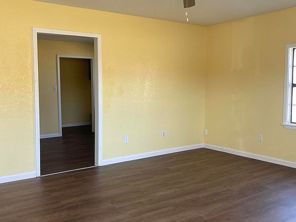 3rd image of 1413 W C St