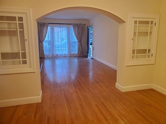 2nd image of 20 Glendora Ave