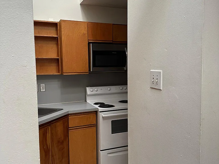 5541 Downing St — Photo 9