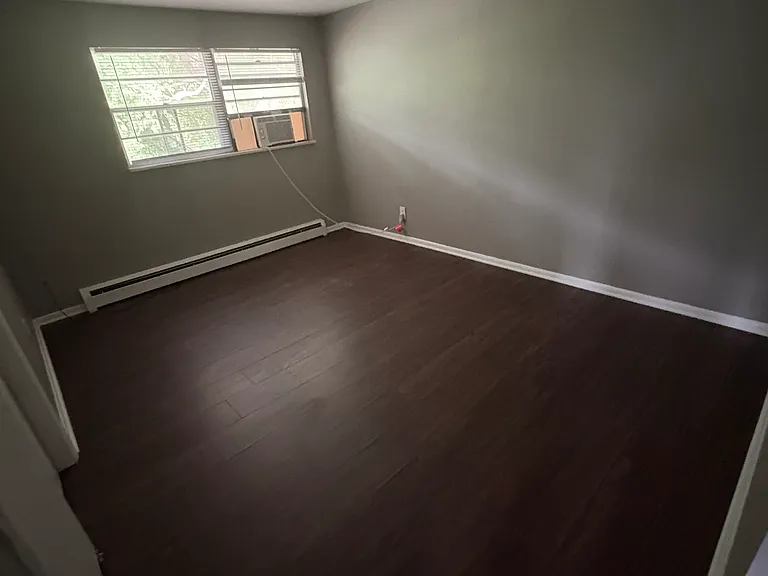 847 Riverside Dr — Photo 15