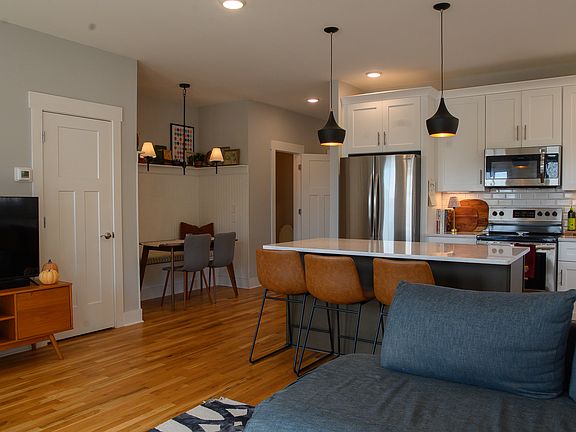 5th image of 723 Arbor Trace Cir