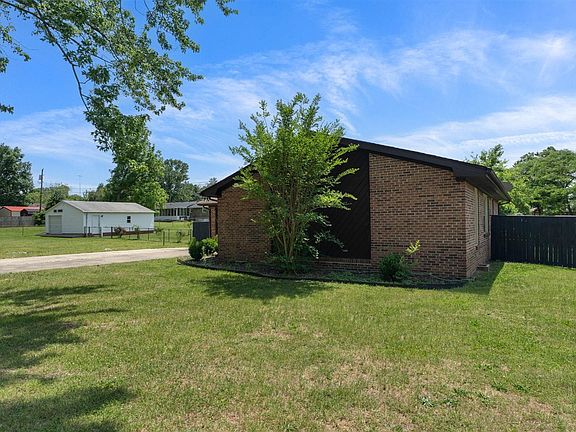 3rd image of 328 Valleybrook Ave