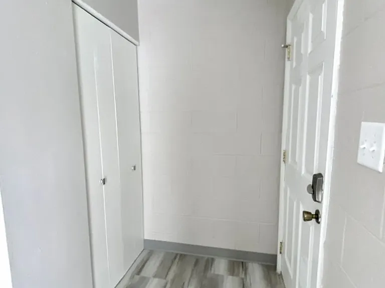 1913 Anderson Ave — Photo 11