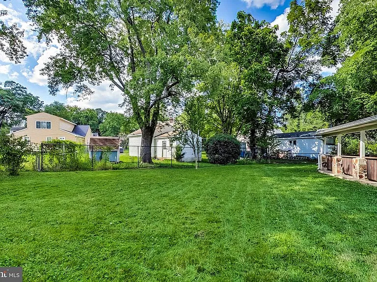 6641 Barrett Rd — Photo 42