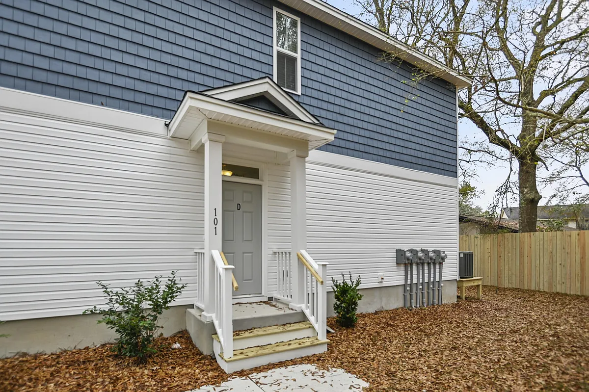 Building Photo - 101 Langley Dr #D