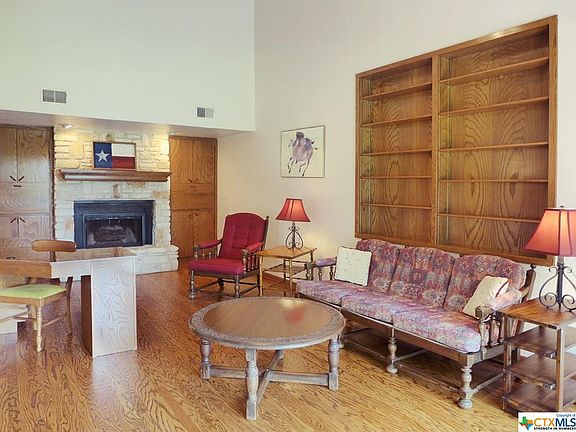 2nd image of 315 Watts Ln #6B