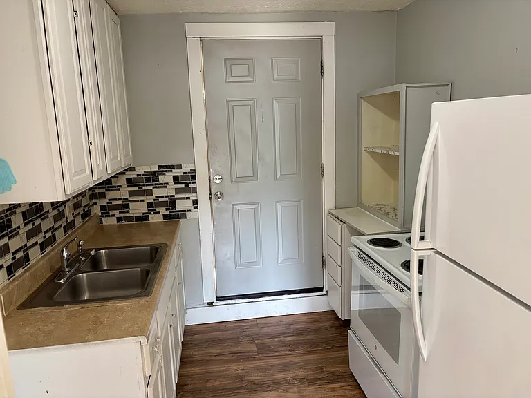 299 N Market St #A — Photo 10