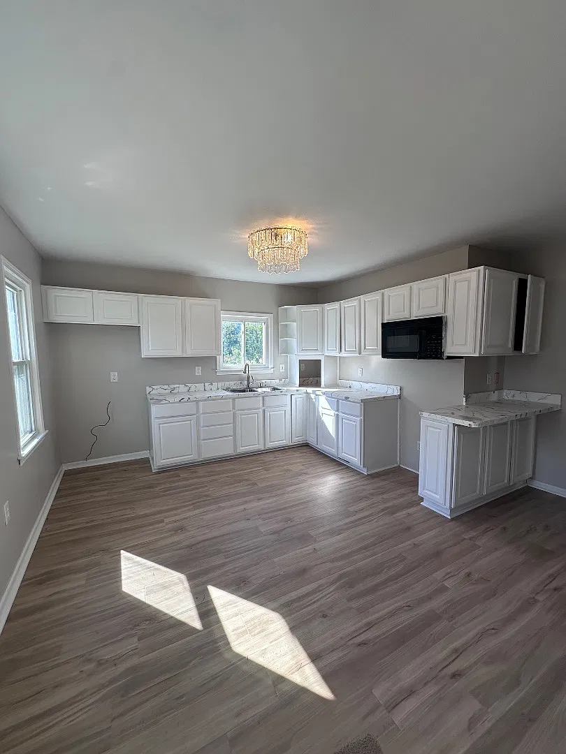 4419 Lincoln Ave — Photo 2