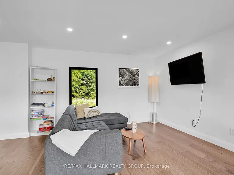 165 Knapp St — Photo 9