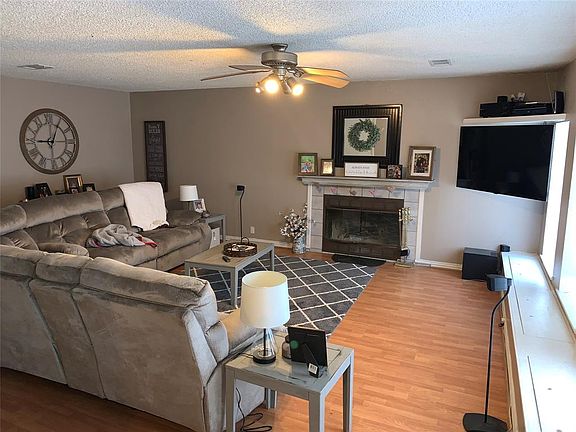 5th image of 2812 Hyde Park Cir