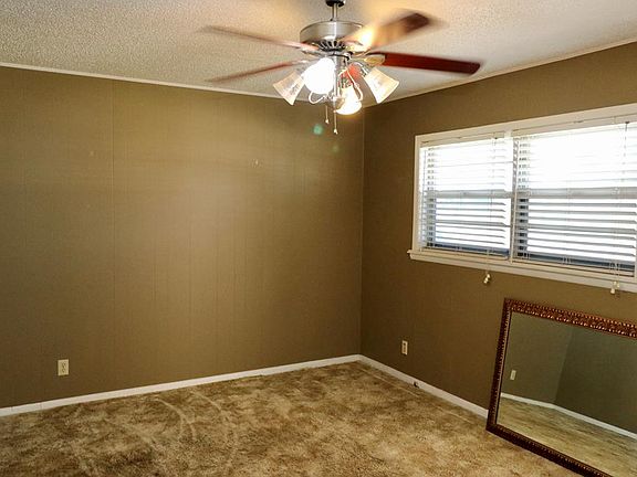 3rd image of 506 E Louisiana Ave