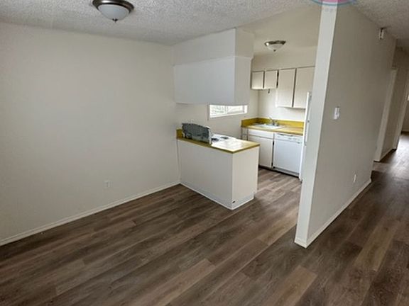 3rd image of 2205-2213 NE 46th Ave #2209