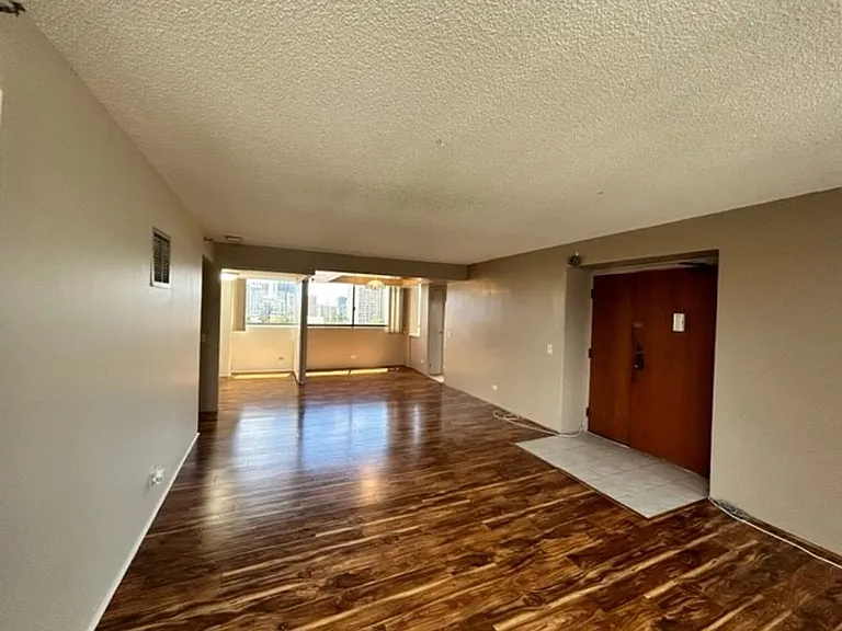 1114 Punahou St #9A — Photo 2