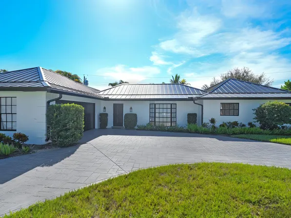 7 SE Paddock Circle, Jupiter, FL 33469