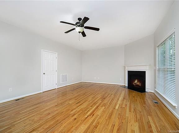 5th image of 793 Cedarwood Ct