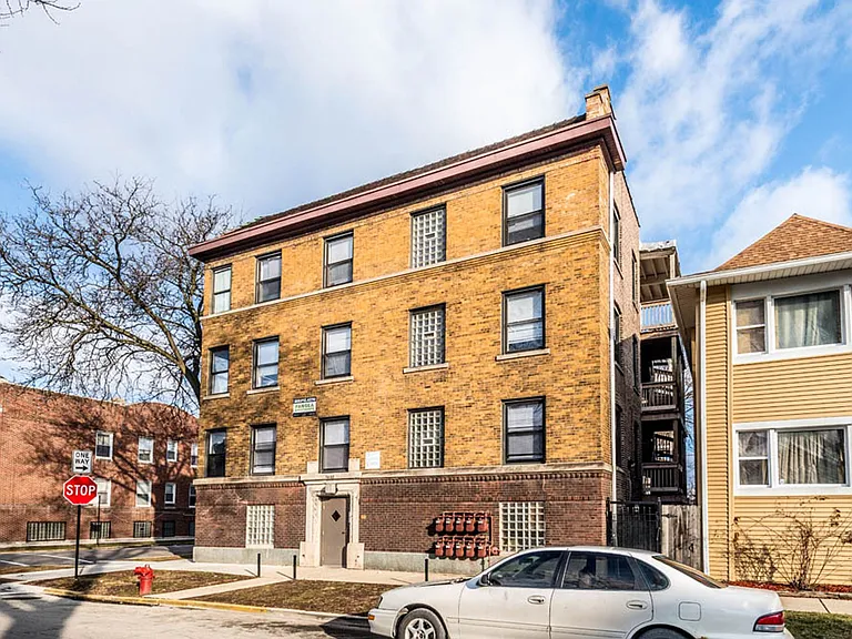 5448 W Adams St #119-21 — Photo 8