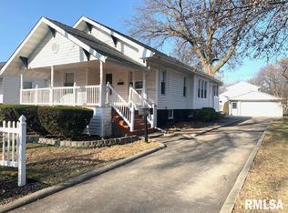 1105 W Vine St, Taylorville, IL