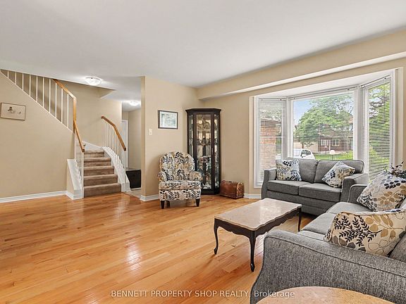 2nd image of 432 Pickford Dr