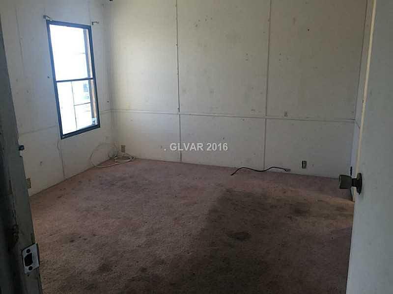 2nd image of 6048 Castlemont Ave