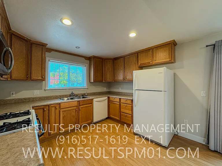 5636 Butano Way — Photo 17