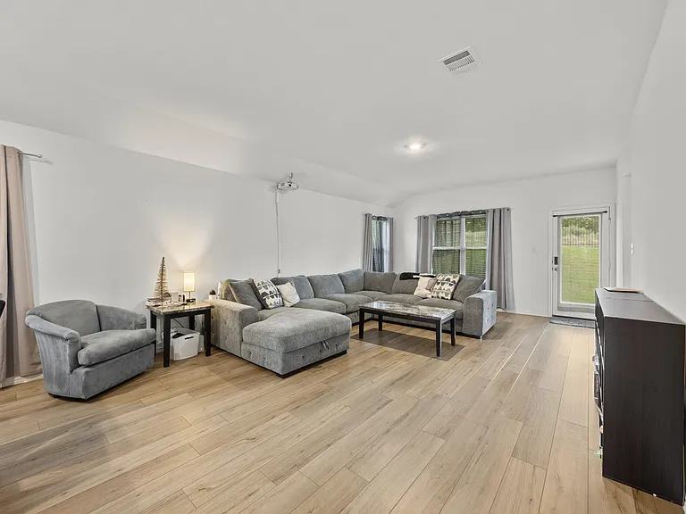 2321 Four Waters Loop — Photo 8