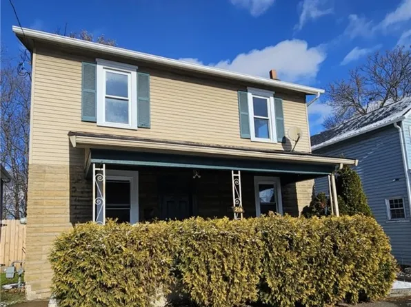 216 14th St, Beaver Falls, PA 15010