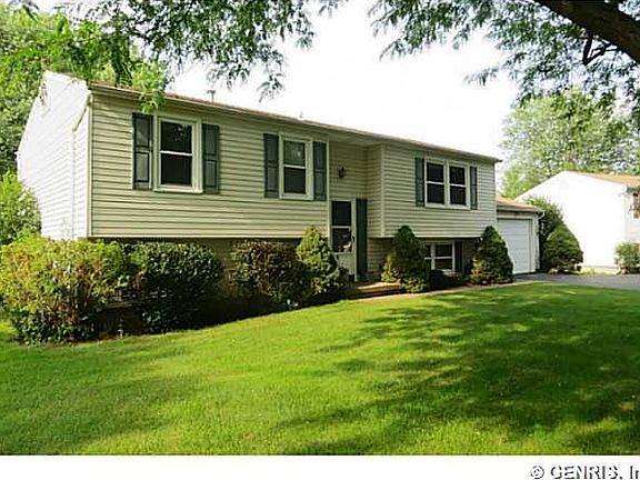 3rd image of 14 Rolling Meadow Dr N