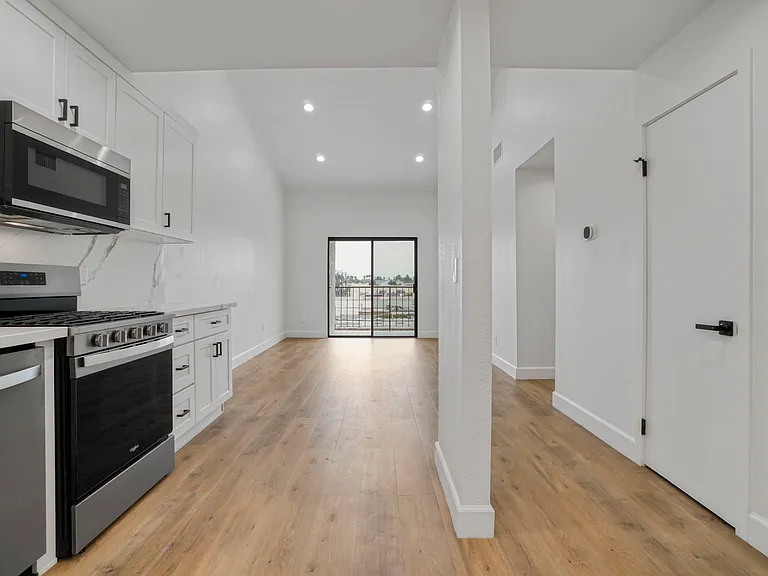 1410 Coronado Ave #8 — Photo 13