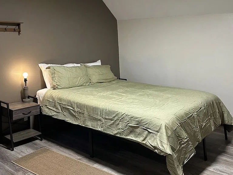208 2nd St SE #10 — Photo 1
