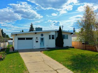 9523 134th Ave NW, Edmonton, AB T5E1H8