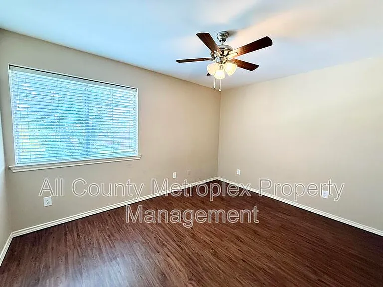 8902 Bayshore Ln — Photo 7